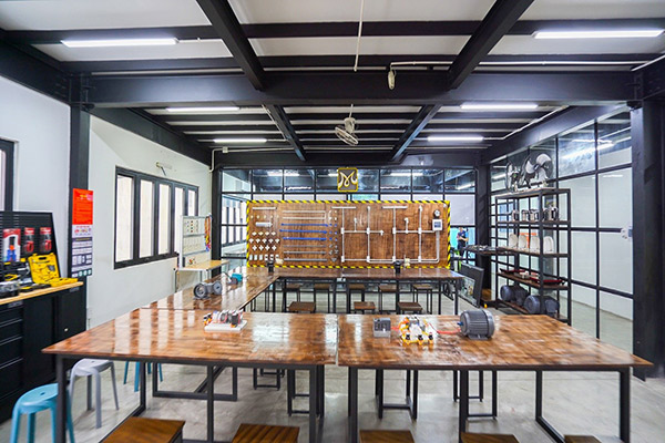 lớp học kỹ thuật công nghệ