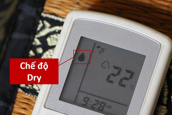 cách bật chế độ hút ẩm điều hòa