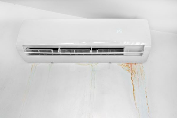 máy lạnh bị chảy nước