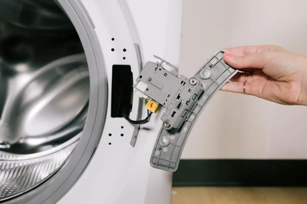công tắc của máy giặt bị hư