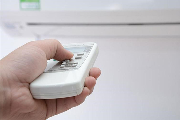 kiểm tra lỗi trên máy lạnh daikin