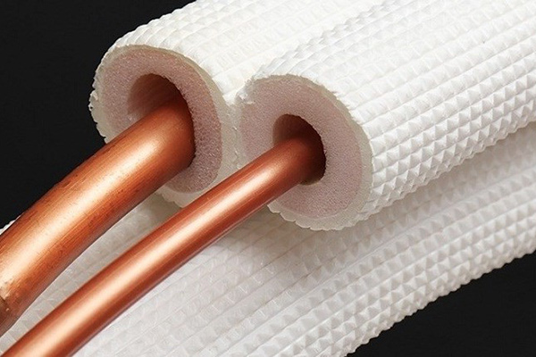 luồn ống đồng vào gen cách nhiệt