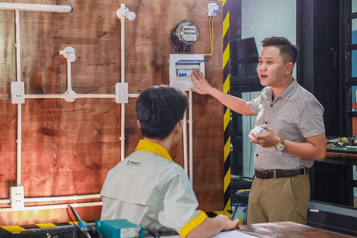 buổi học quy trình triển khai giám sát mep