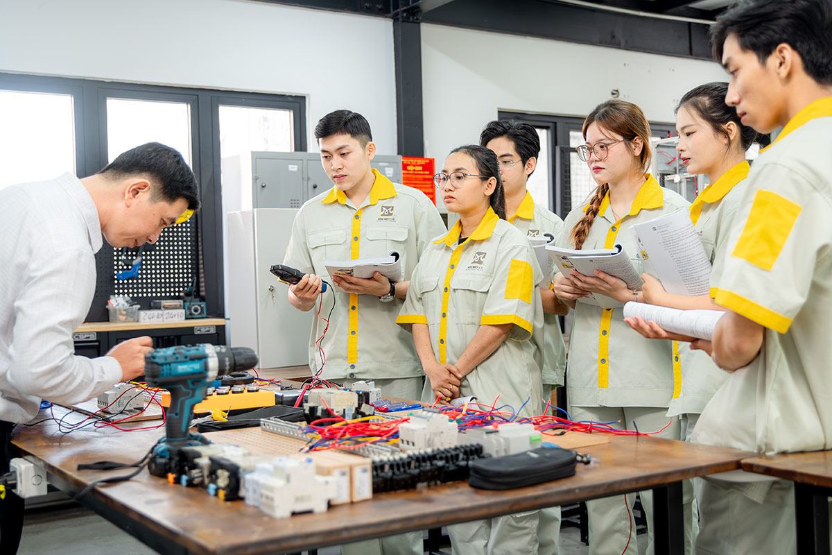 giảng viên hướng dẫn Mạch điện