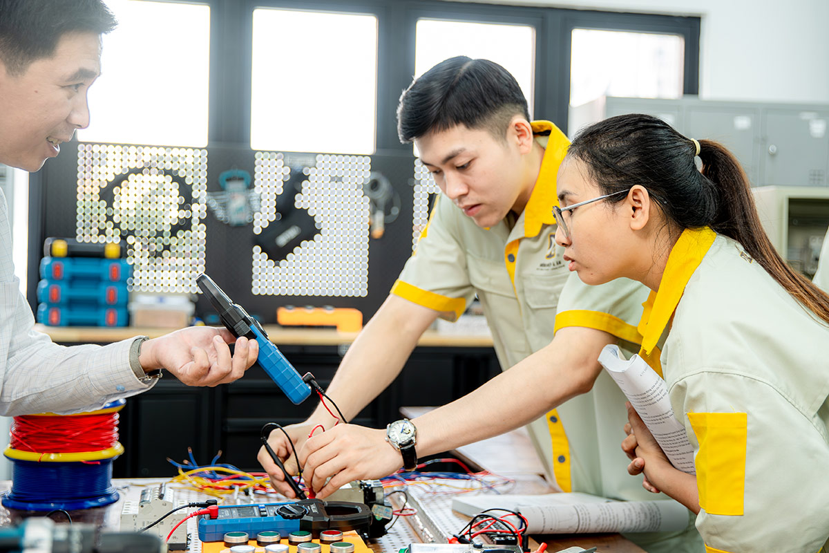 giảng viên hướng dẫn Máy điện